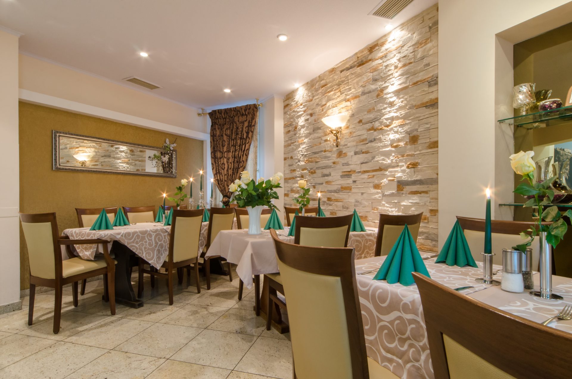 Gastraum der Taverna Meteora – griechisches Restaurant in Nürnberg